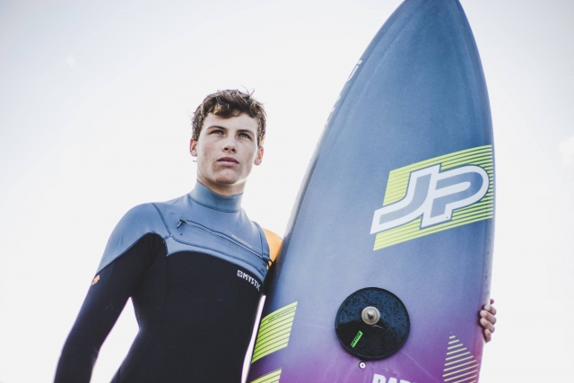  Windsurfista de alto nível em Tarifa